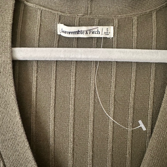 Abercrombie & Fitch Olive green ribbed knit mini cardigan dress, size small - Picture 4 of 5